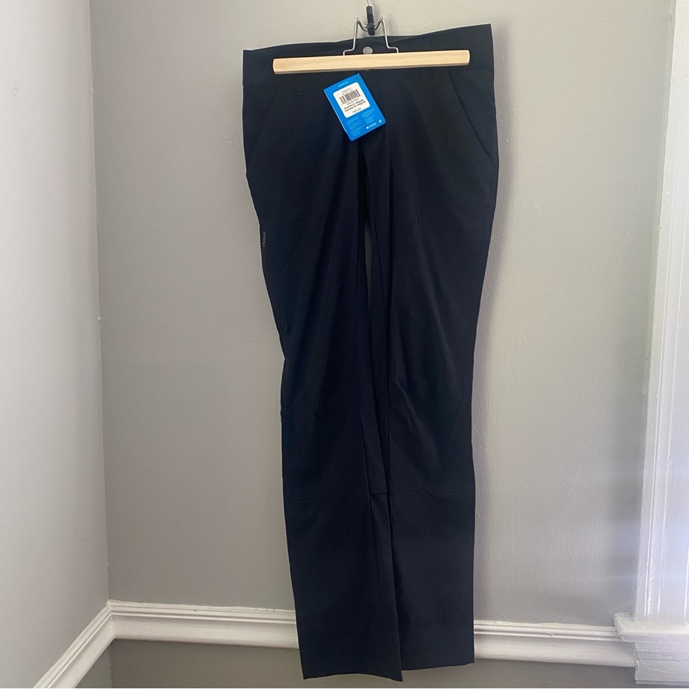 NWT New Columbia Sportswear Company black bootcut Omni-shade outdoor pants 4